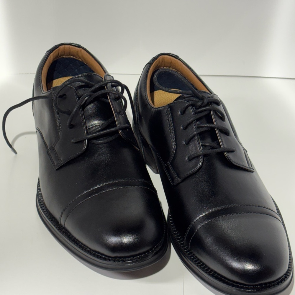 New in Box - Dockers Men's Classic Black Oxfords